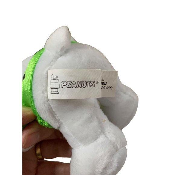 Metlife Snoopy Plush With Green MetLife Shirt without Soccer Ball - Picture 3 of 4